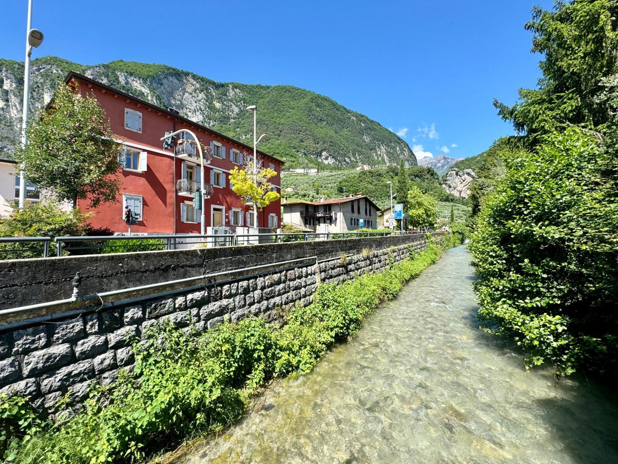 Das Rote Haus Riva del Garda Exterior foto